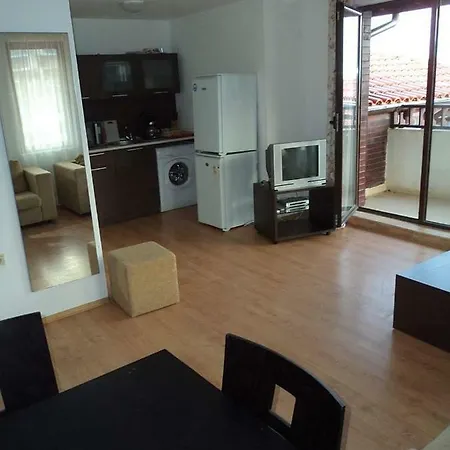 Etara 2, Sea View, Top Floor Apartment